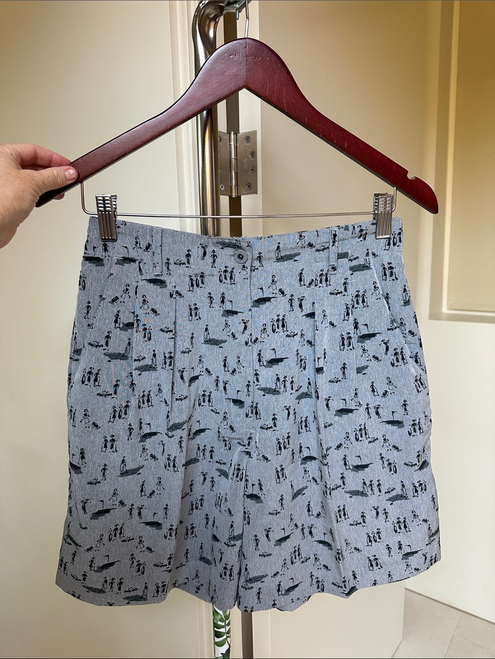 Vintage Grey and Black Golf Print Shorts size 8 (small)